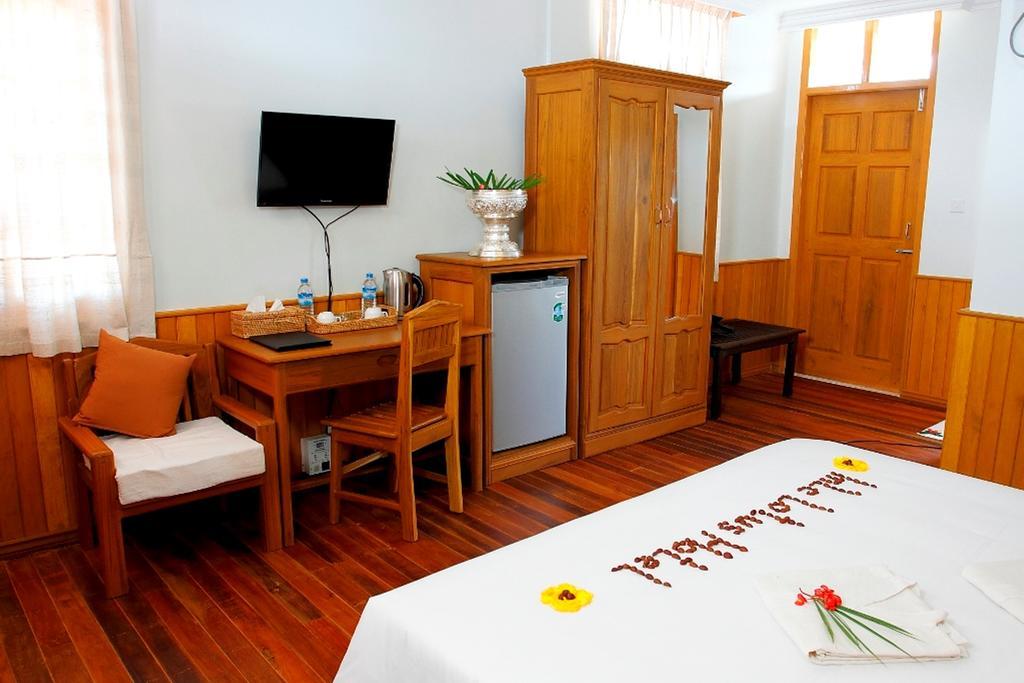 Inle Lotus Hotel Nyaung Shwe Exterior photo