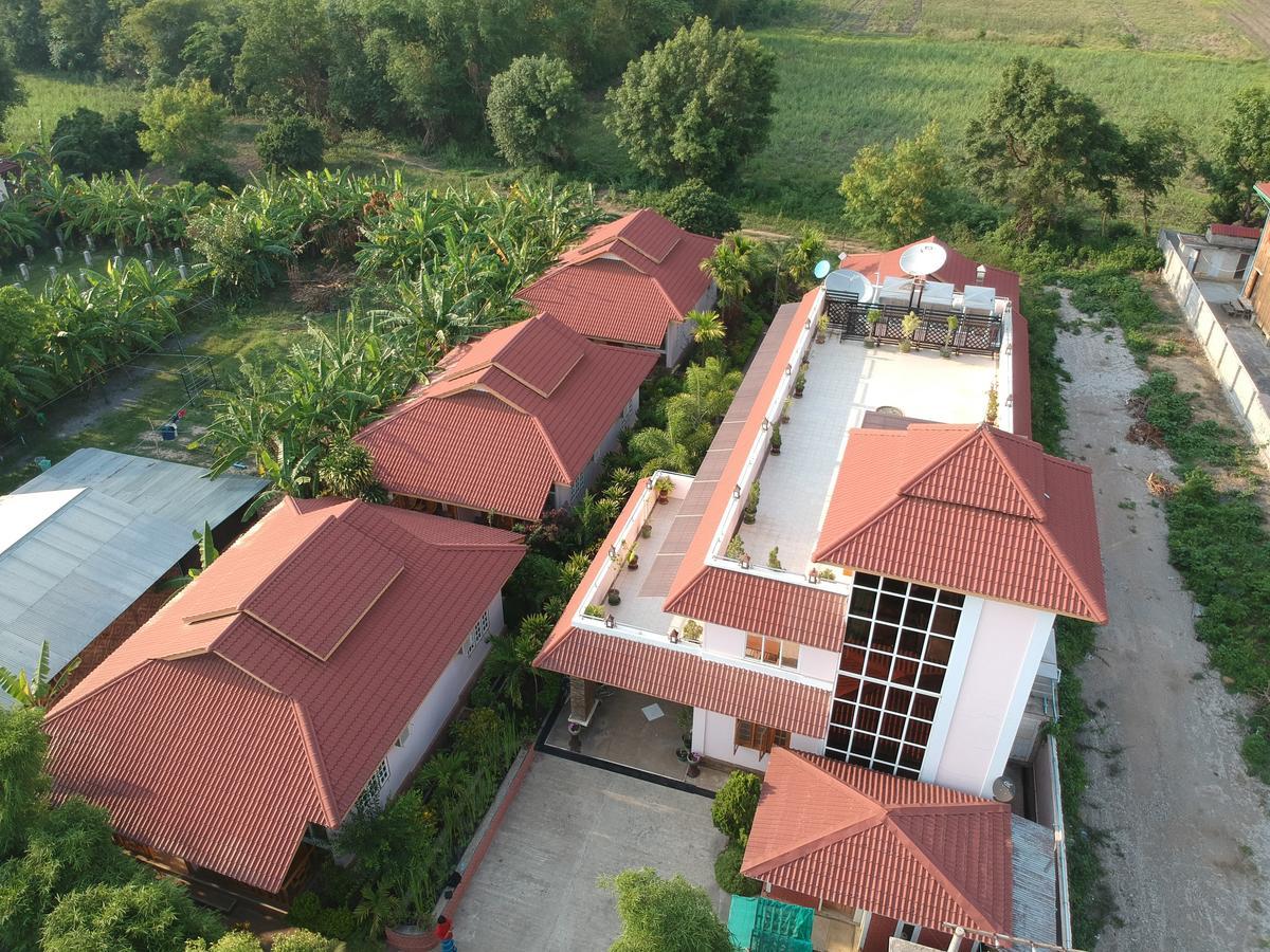 Inle Lotus Hotel Nyaung Shwe Exterior photo