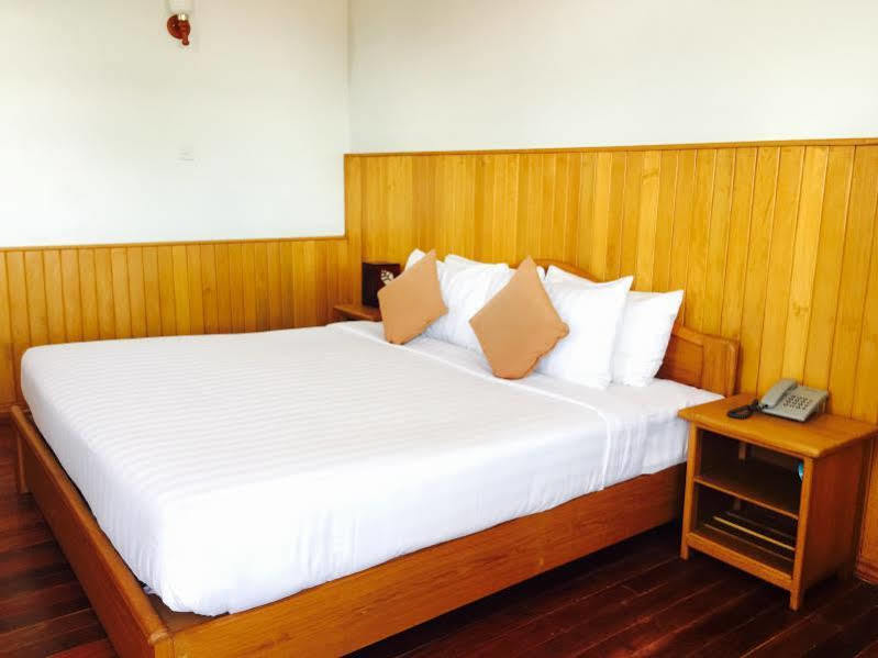 Inle Lotus Hotel Nyaung Shwe Exterior photo