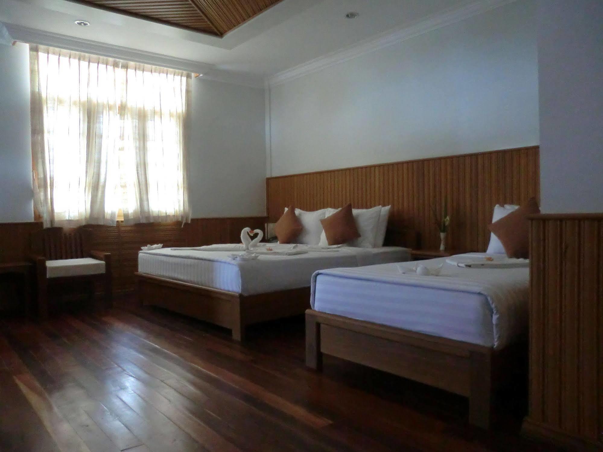 Inle Lotus Hotel Nyaung Shwe Exterior photo
